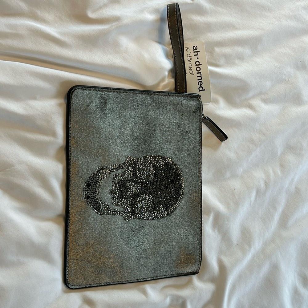 Tish Boutique Skull Cluth